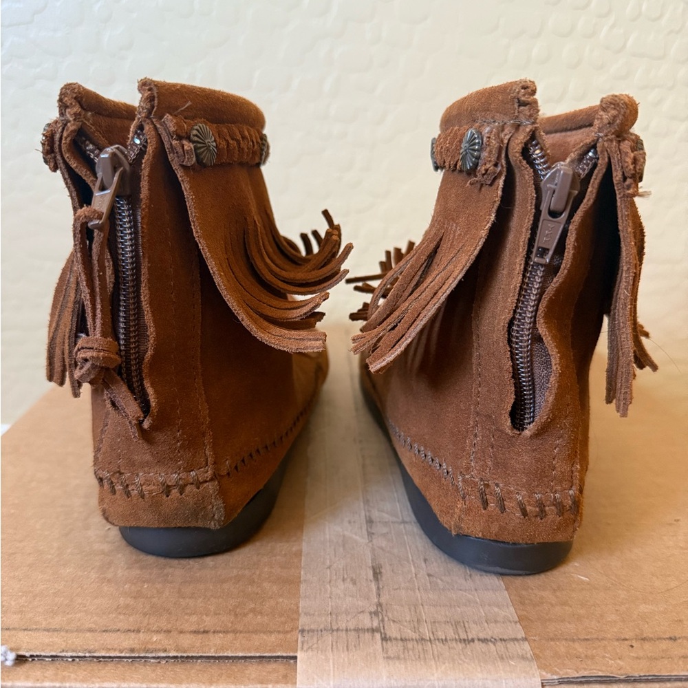Minnetonka Brown Suede Fringe Ankle Boots - Picture 3 of 6